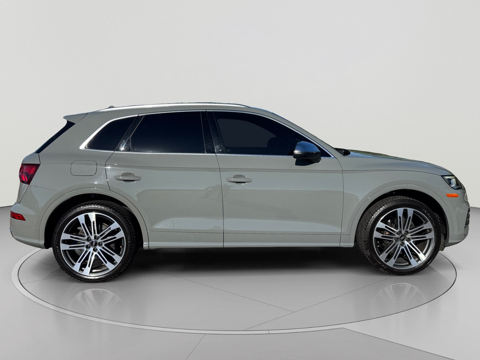 Used 2019 Audi SQ5 Premium Plus w/ Premium Plus Package AWD/4WD image 6