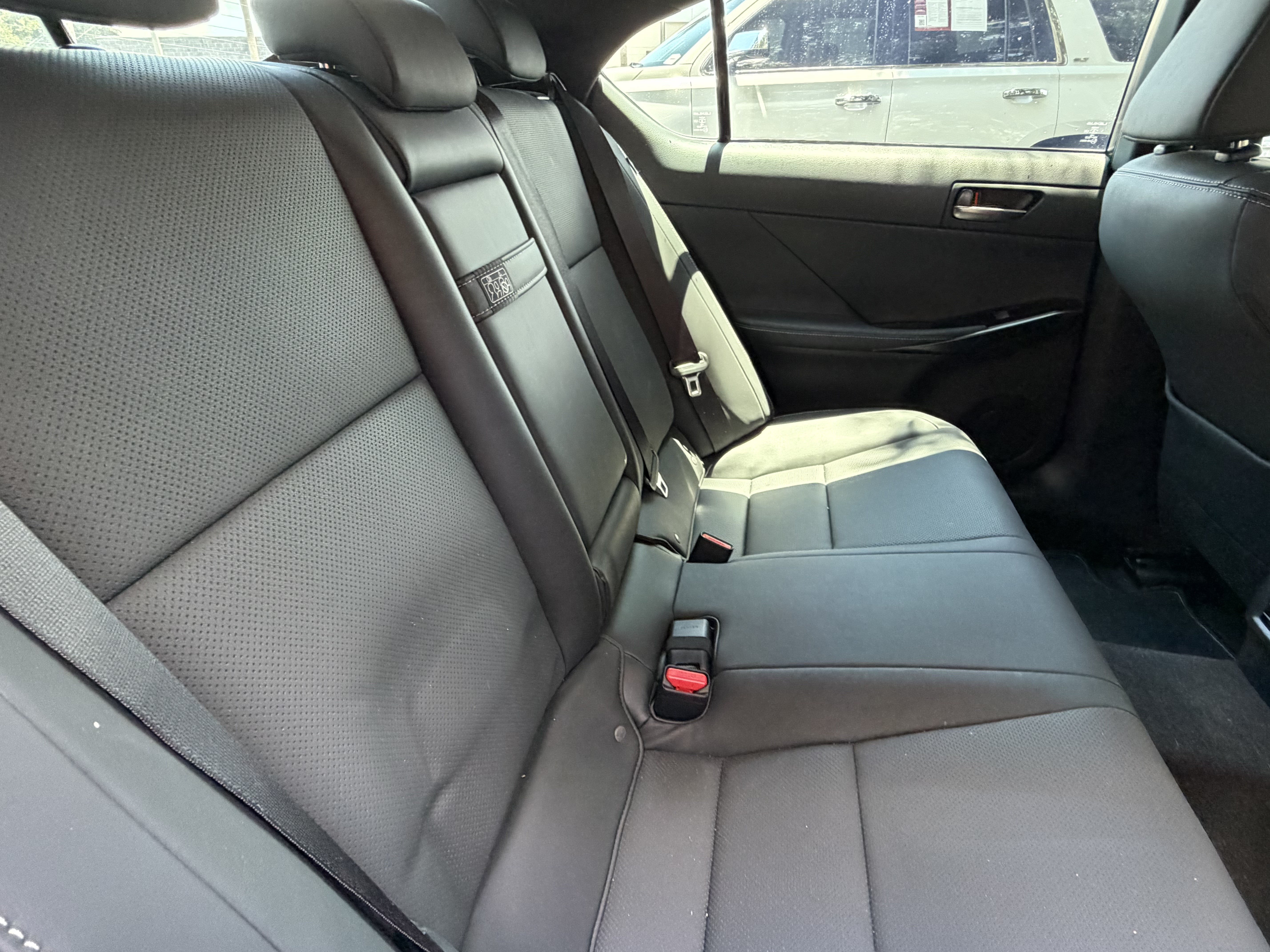 Certified 2024 Lexus IS 350 F Sport RWD image 39