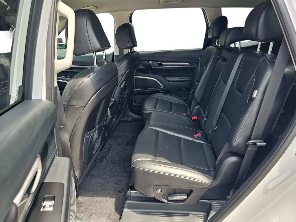 Certified 2025 Kia Telluride LX FWD image 33