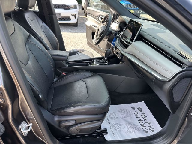Certified 2023 Jeep Compass Limited AWD/4WD image 25