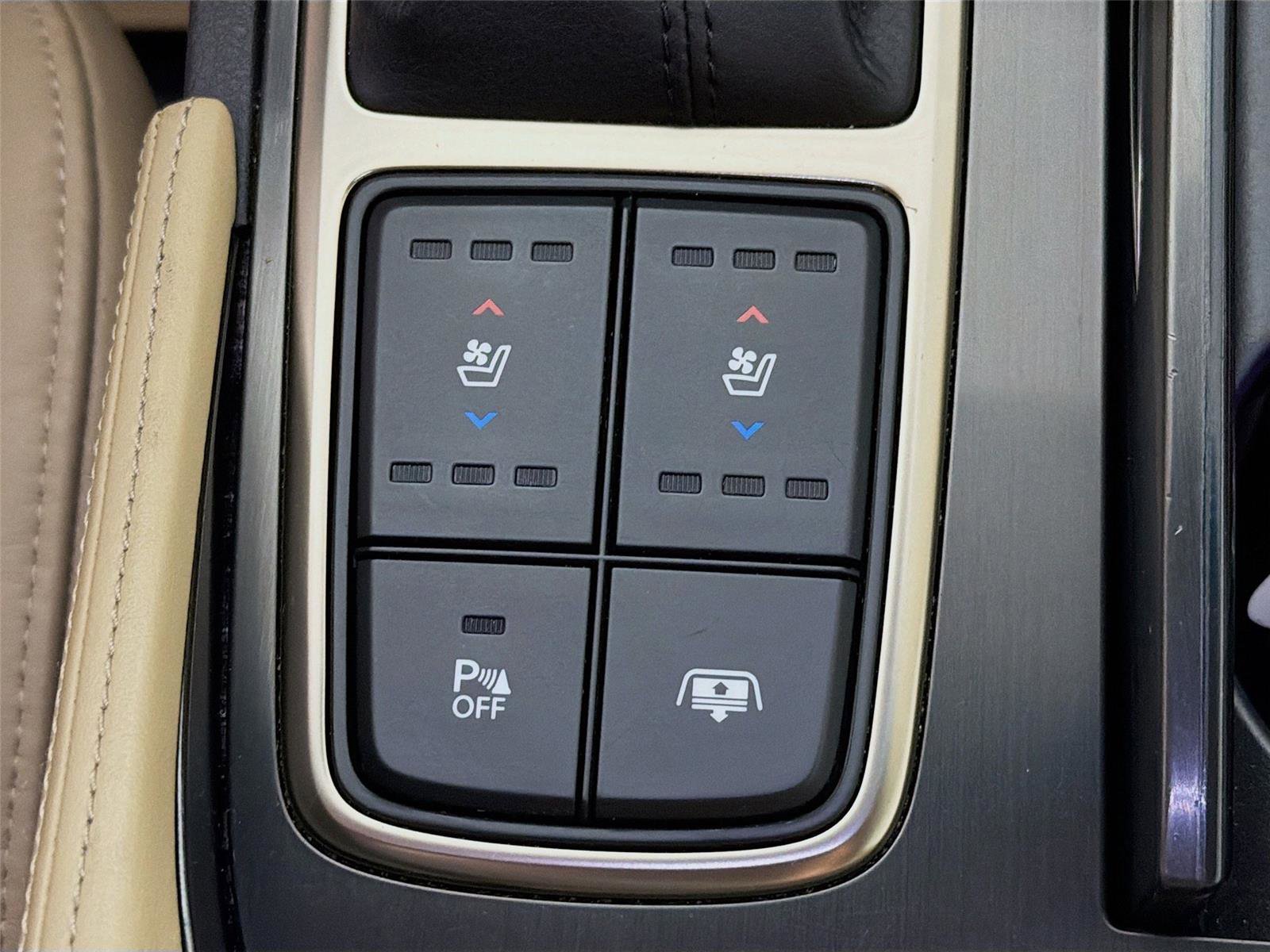 Used 2012 Hyundai Azera w/ Technology Pkg FWD image 22