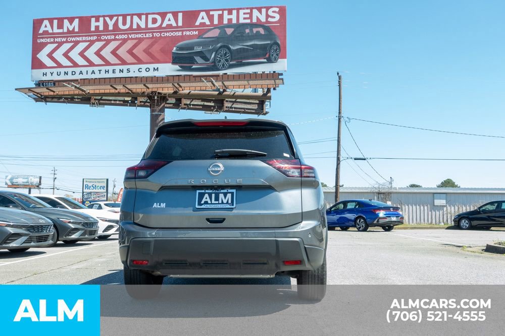 Used 2025 Nissan Rogue SV image 10