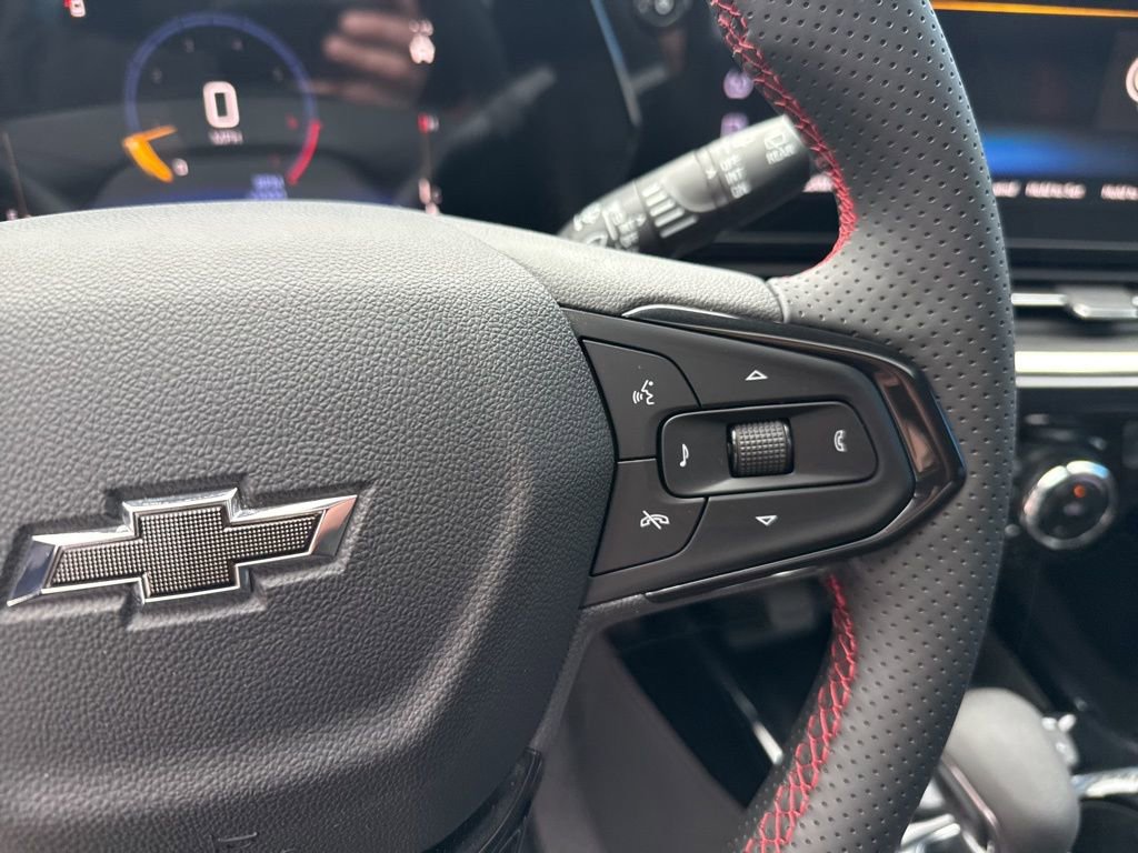 Used 2026 Chevrolet Trax RS w/ Sunroof Package image 22