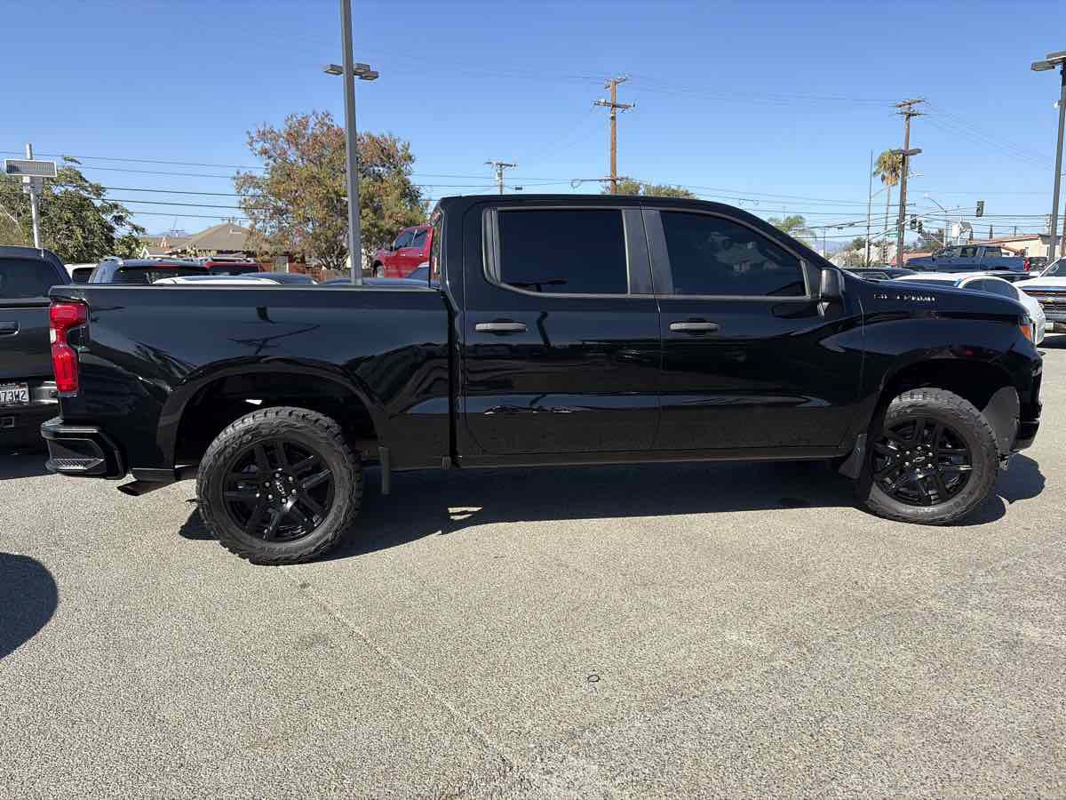 Used 2022 Chevrolet Silverado 1500 Custom w/ LPO, Dark Essentials Package RWD image 4