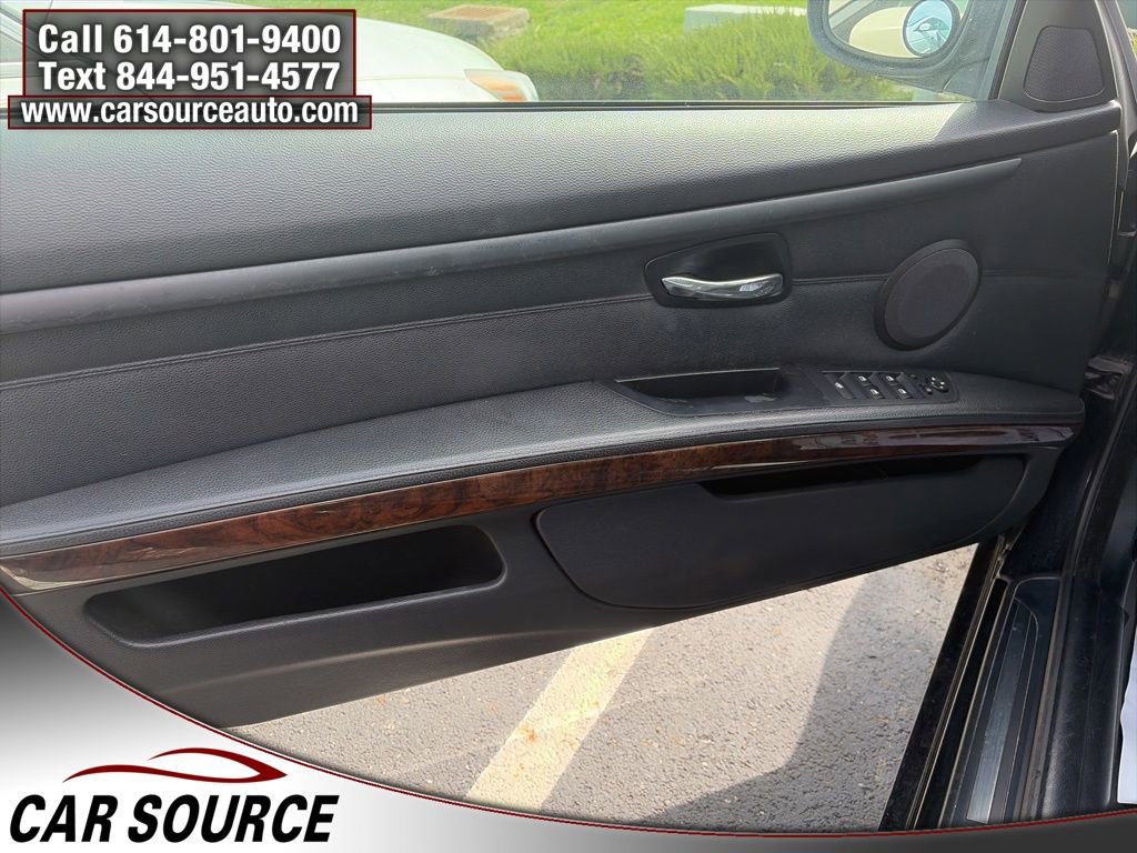 Used 2010 BMW 335i Convertible image 15