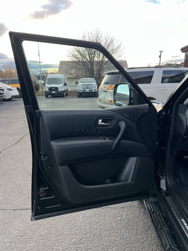 Used 2024 Nissan Armada SL w/ Midnight Edition Package image 9