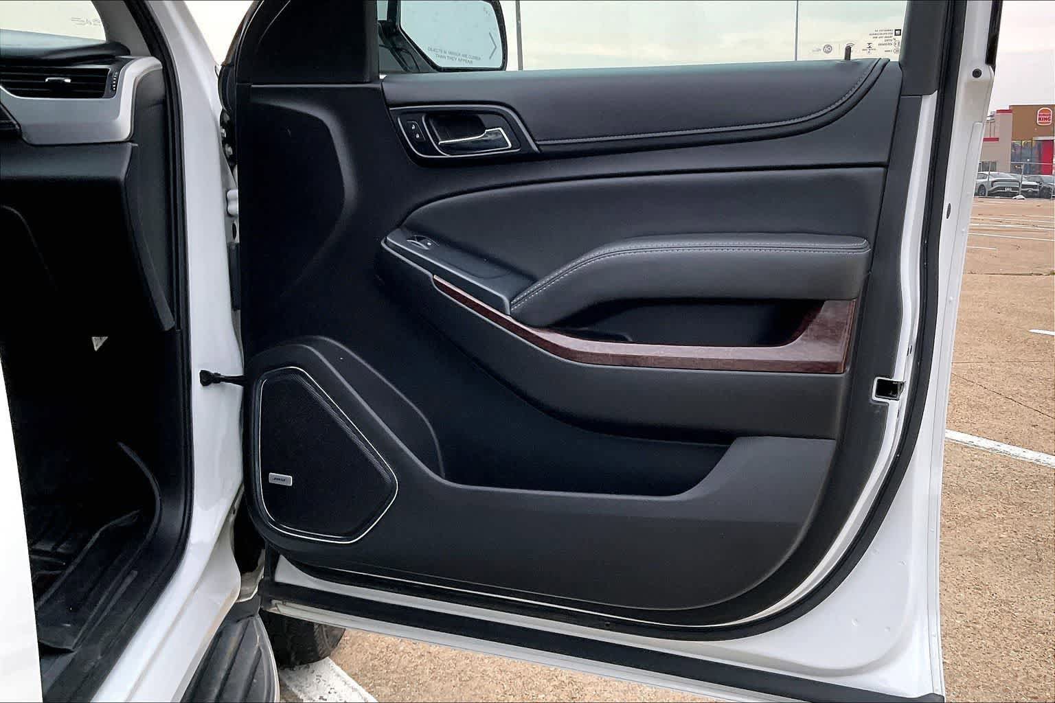 Used 2017 GMC Yukon SLT AWD/4WD image 26