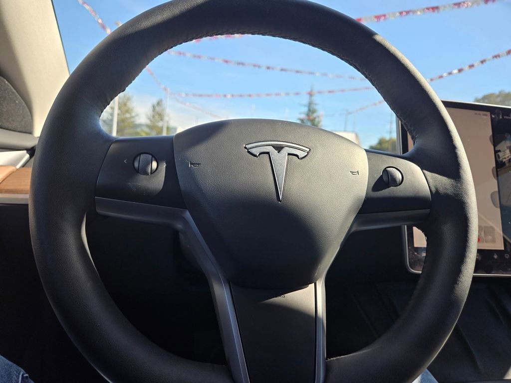 Used 2023 Tesla Model 3 Standard Range image 15