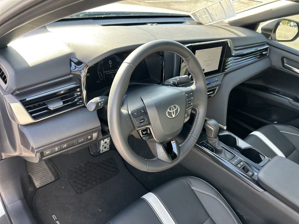 Used 2025 Toyota Camry SE w/ Convenience Package image 23