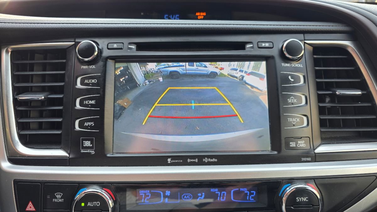 Used 2016 Toyota Highlander Limited Platinum AWD/4WD image 19