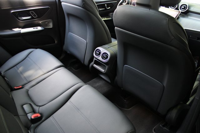 Used 2024 Mercedes-Benz GLC 300 image 15