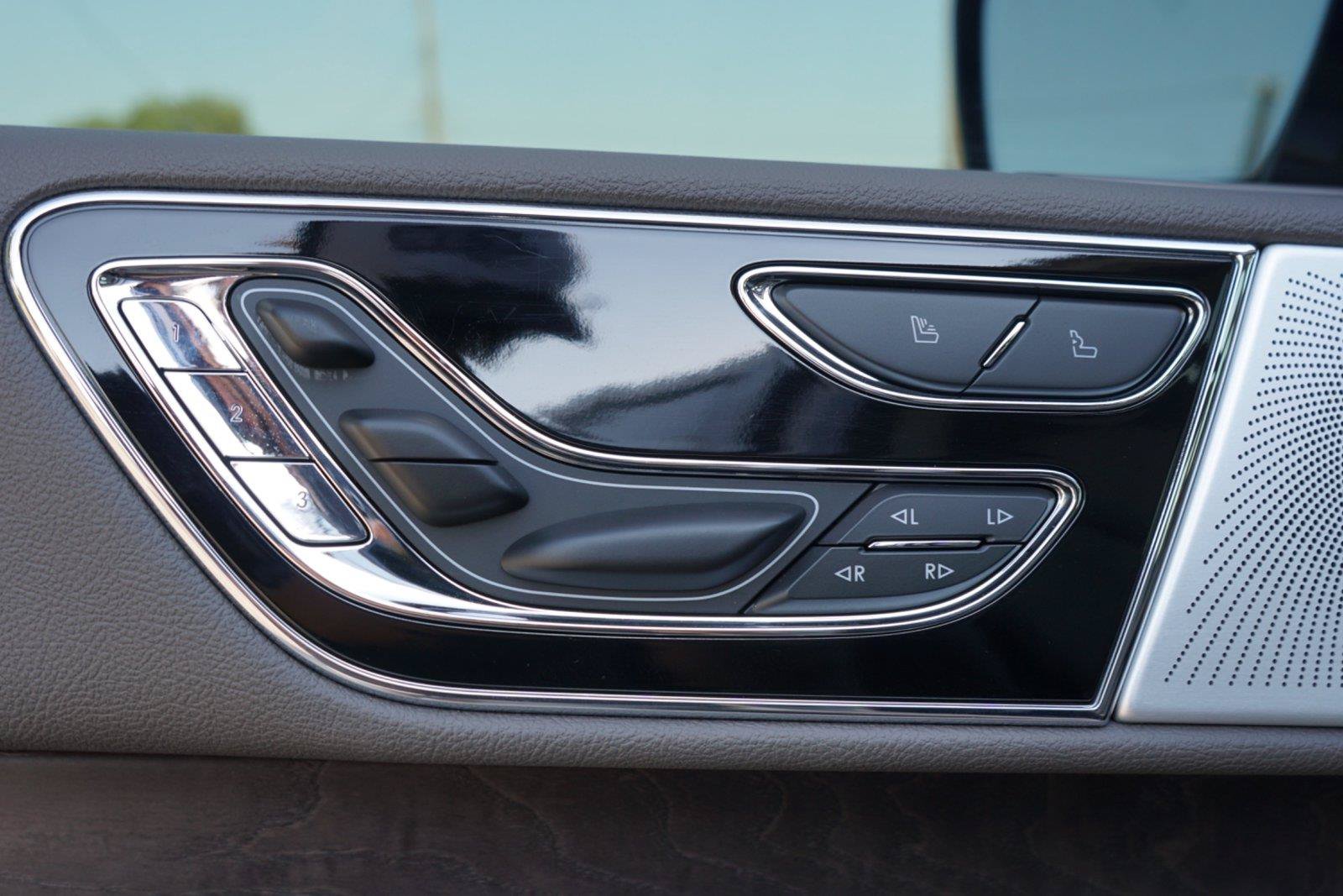 Used 2024 Lincoln Navigator Reserve AWD/4WD image 21