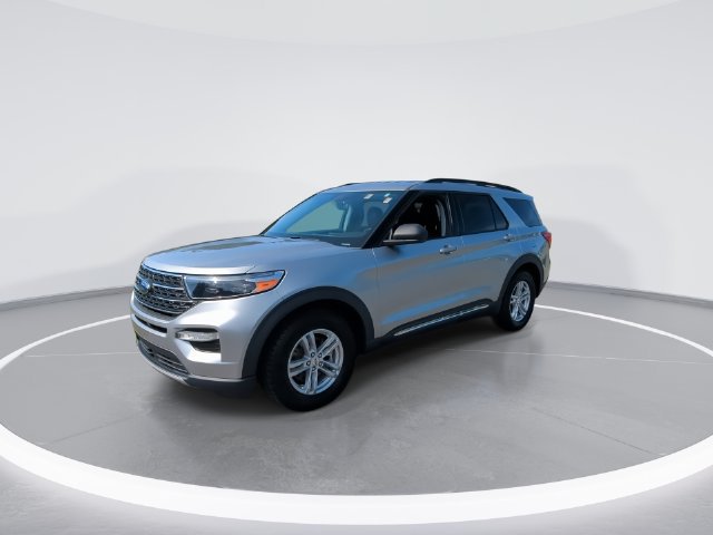 Used 2022 Ford Explorer XLT w/ Equipment Group 202A RWD image 4