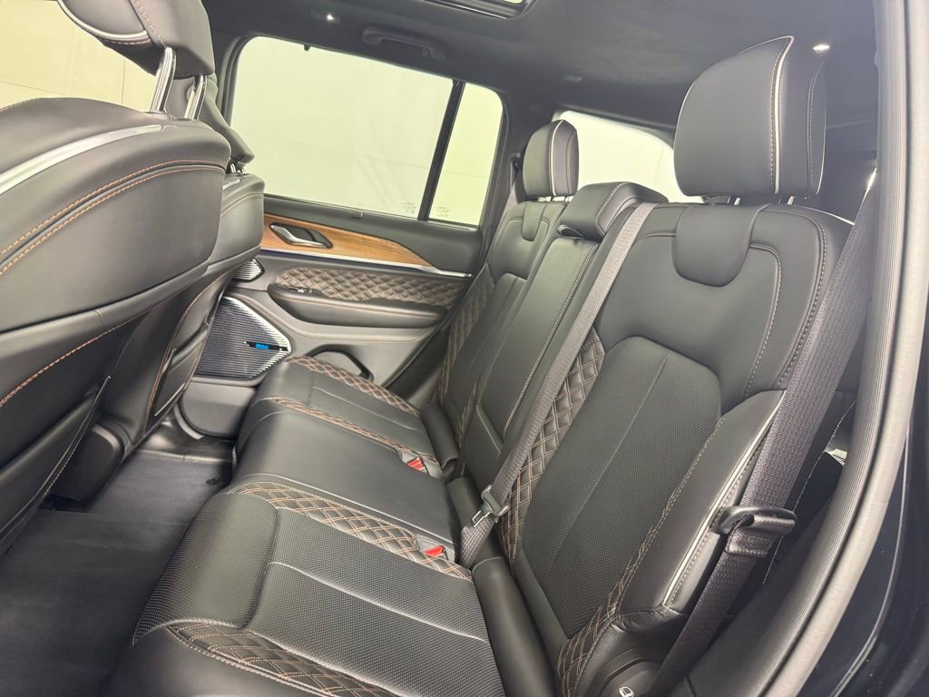 Used 2023 Jeep Grand Cherokee Summit image 25