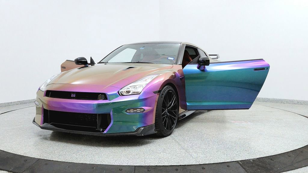 Used 2024 Nissan GT-R Premium w/ Premium Interior Package AWD/4WD image 9