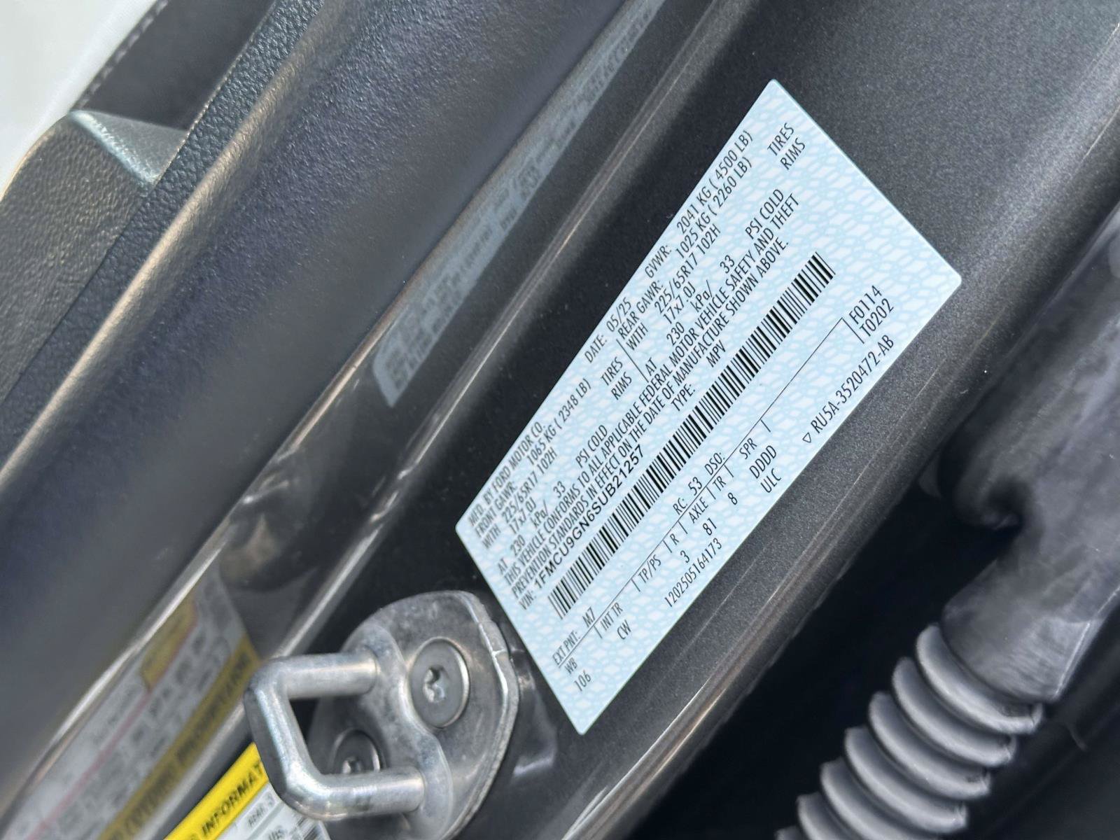 Used 2025 Ford Escape Active AWD/4WD image 15