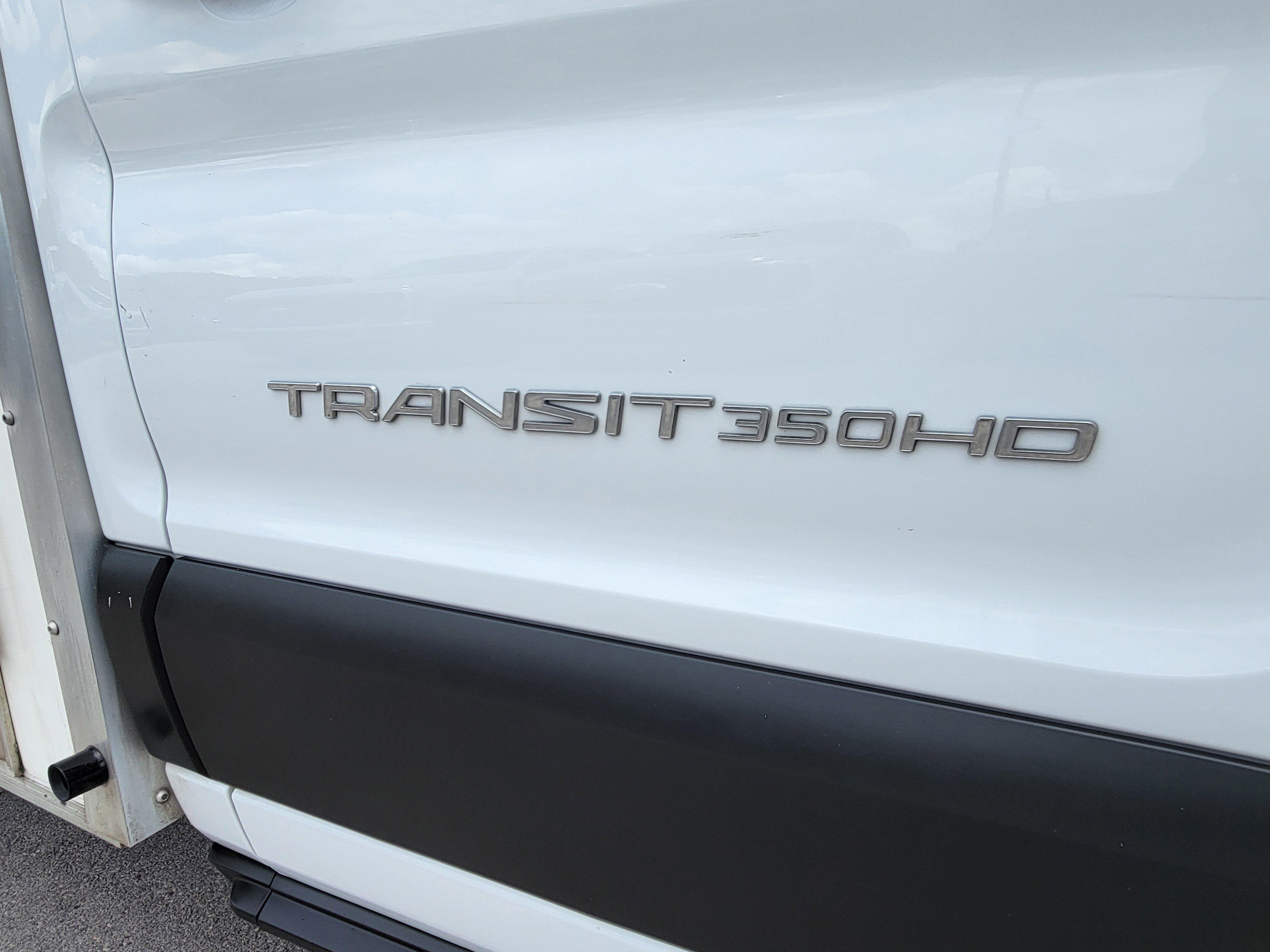 Used 2023 Ford Transit 350 DRW RWD image 24