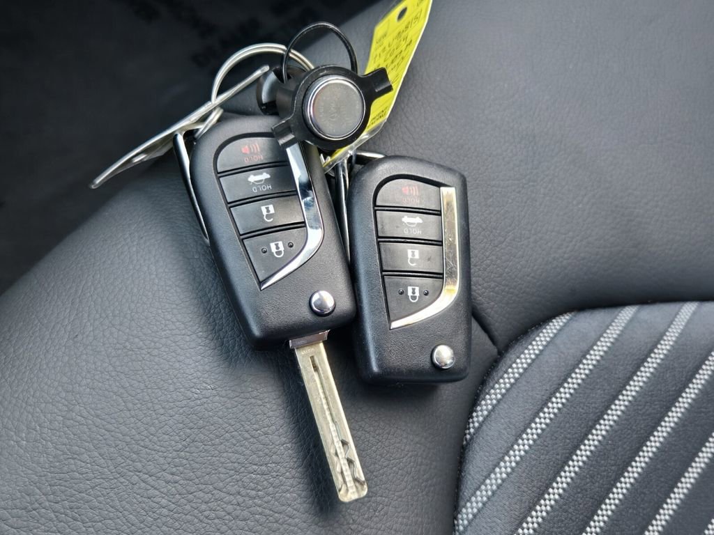 Used 2024 Toyota Camry SE image 17