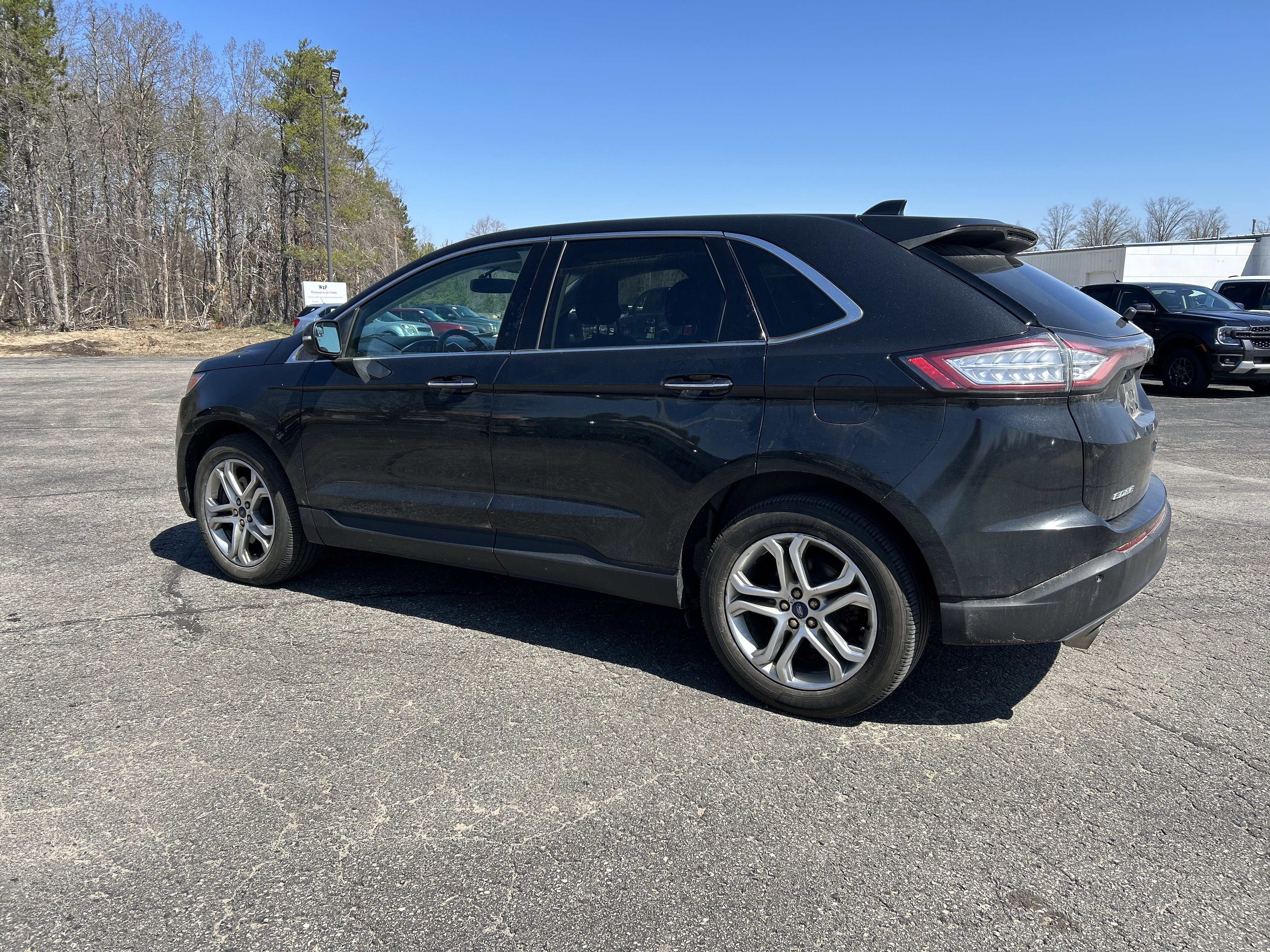 Used 2015 Ford Edge Titanium AWD/4WD image 6