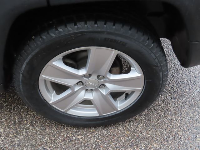 Used 2022 Jeep Compass Latitude w/ Convenience Group image 16