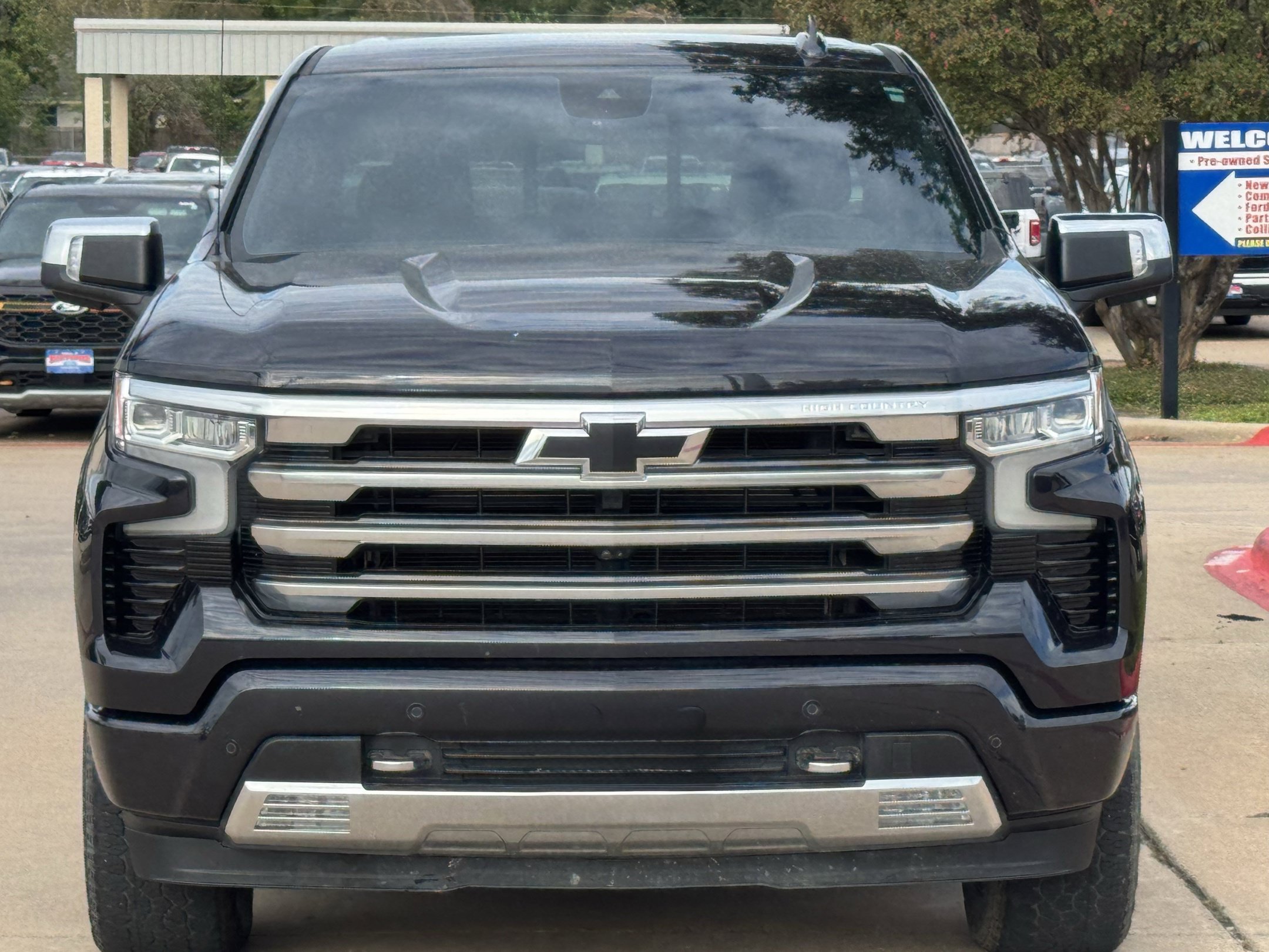 Used 2024 Chevrolet Silverado 1500 High Country w/ LPO, Dark Essentials Package AWD/4WD image 10