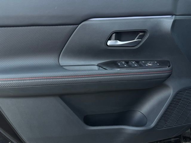 New 2026 Nissan Kicks SR w/ SR Premium Package image 9