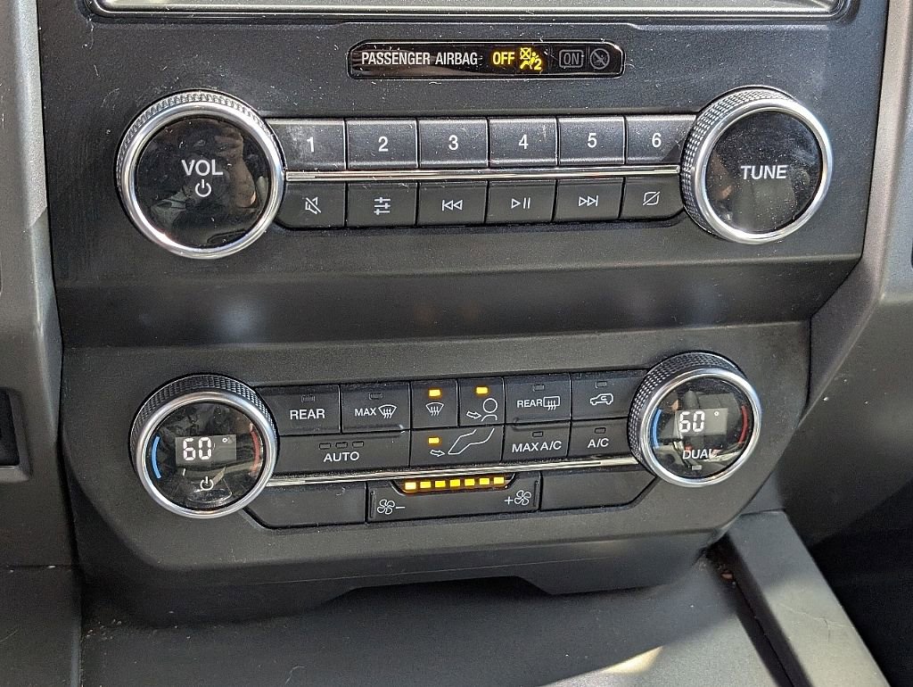 Used 2019 Ford Expedition Max XLT image 28