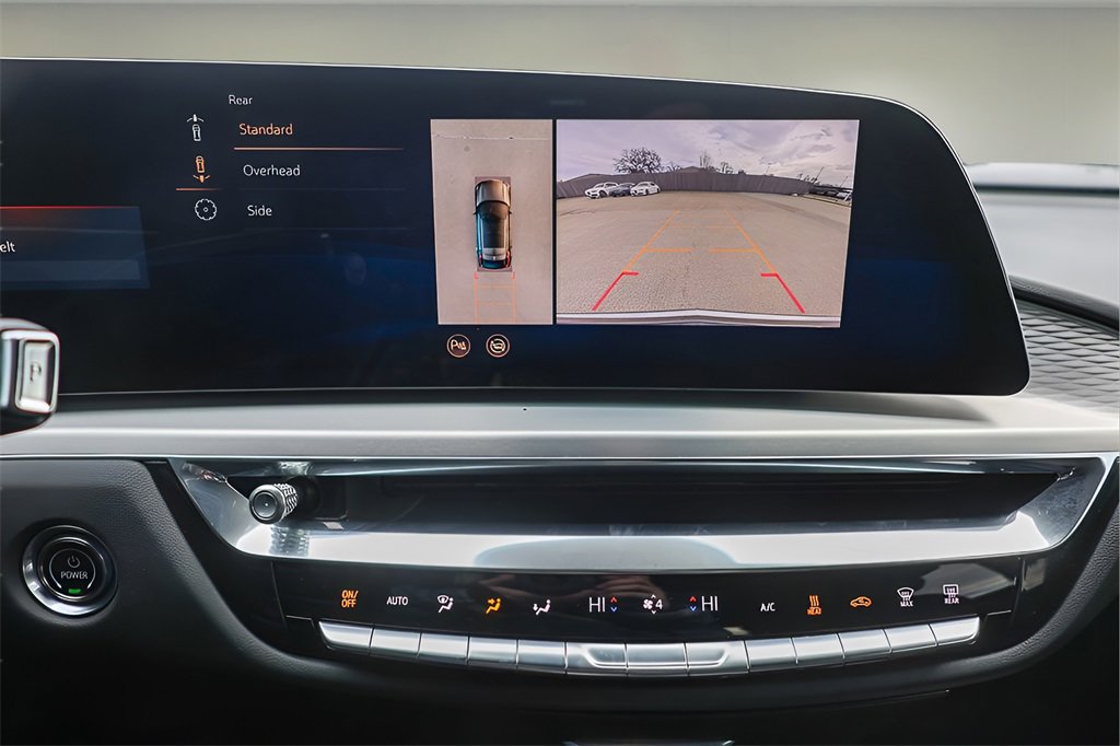 Used 2023 Cadillac Lyriq 2WD image 15