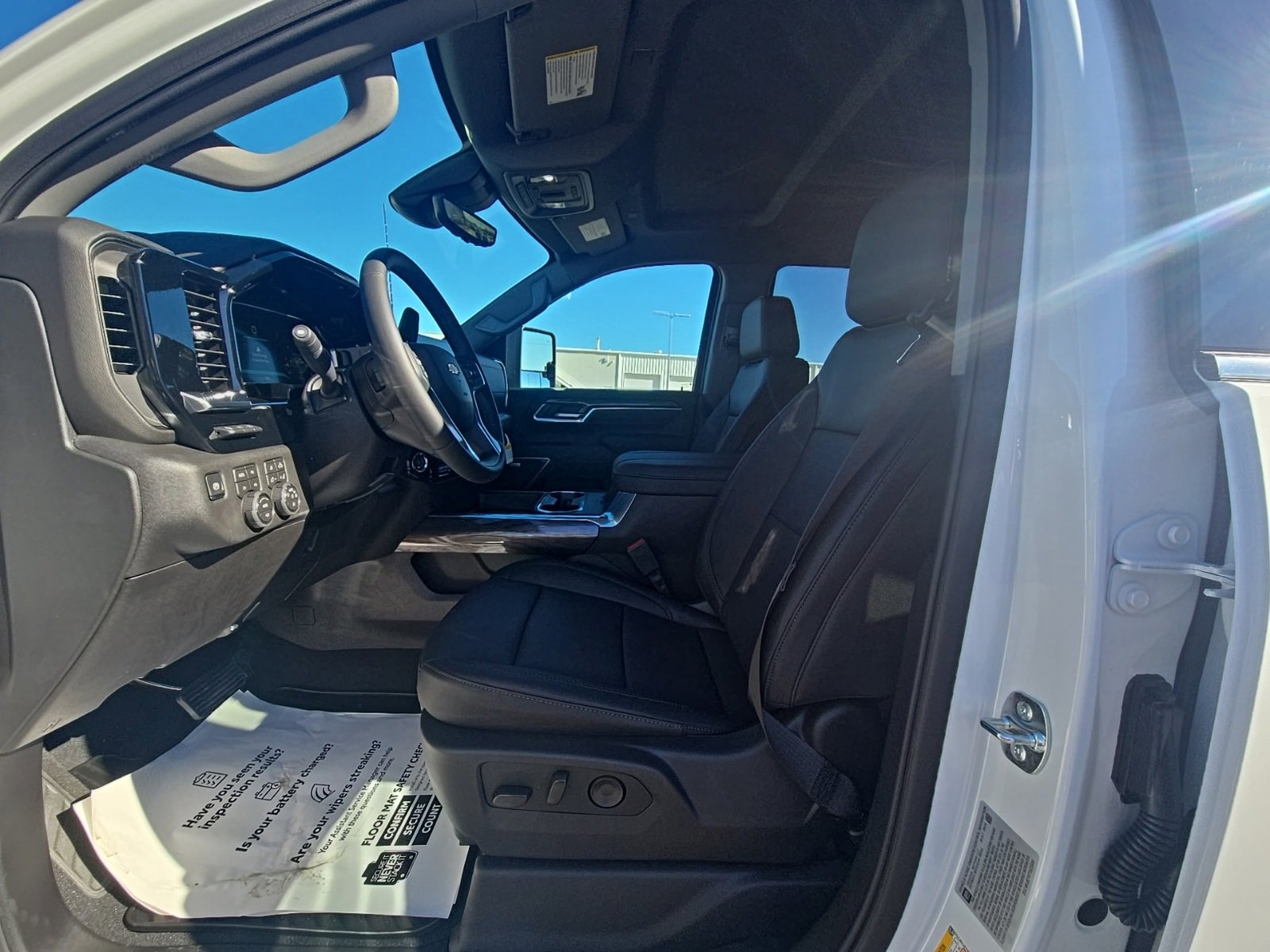 New 2026 Chevrolet Silverado 3500 LTZ w/ LTZ Premium Package image 15