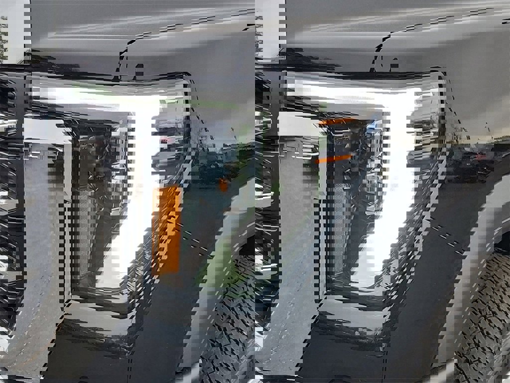 New 2025 GMC Sierra 2500 SLT w/ SLT Premium Package image 5