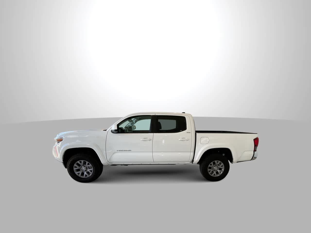 Used 2019 Toyota Tacoma SR5 AWD/4WD image 5