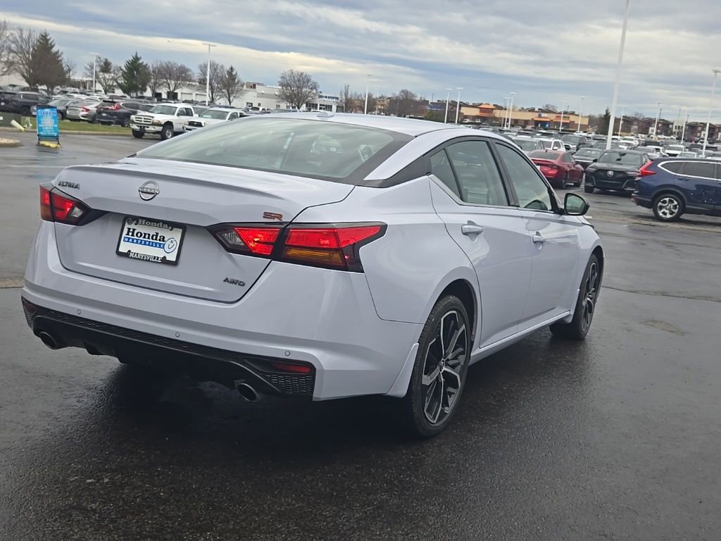 Used 2025 Nissan Altima 2.5 SR w/ SR Premium Package image 9