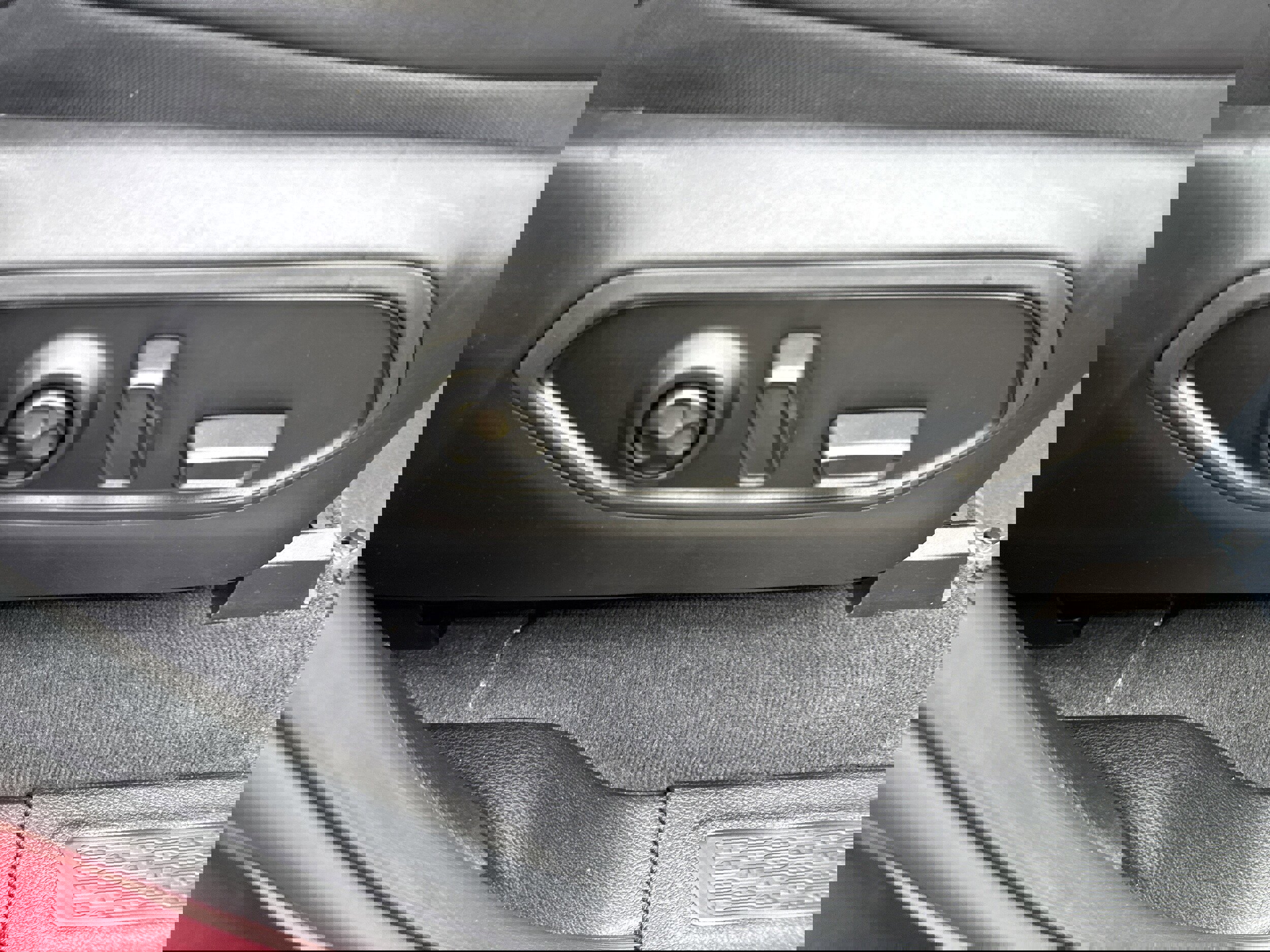 Used 2025 Jeep Grand Cherokee Limited w/ Black Appearance Package AWD/4WD image 15