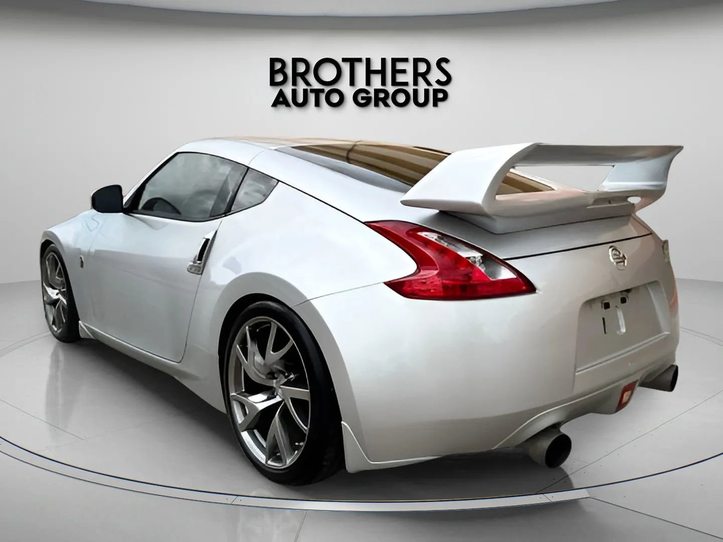 Used 2014 Nissan 370Z Coupe w/ Sport Package RWD image 11