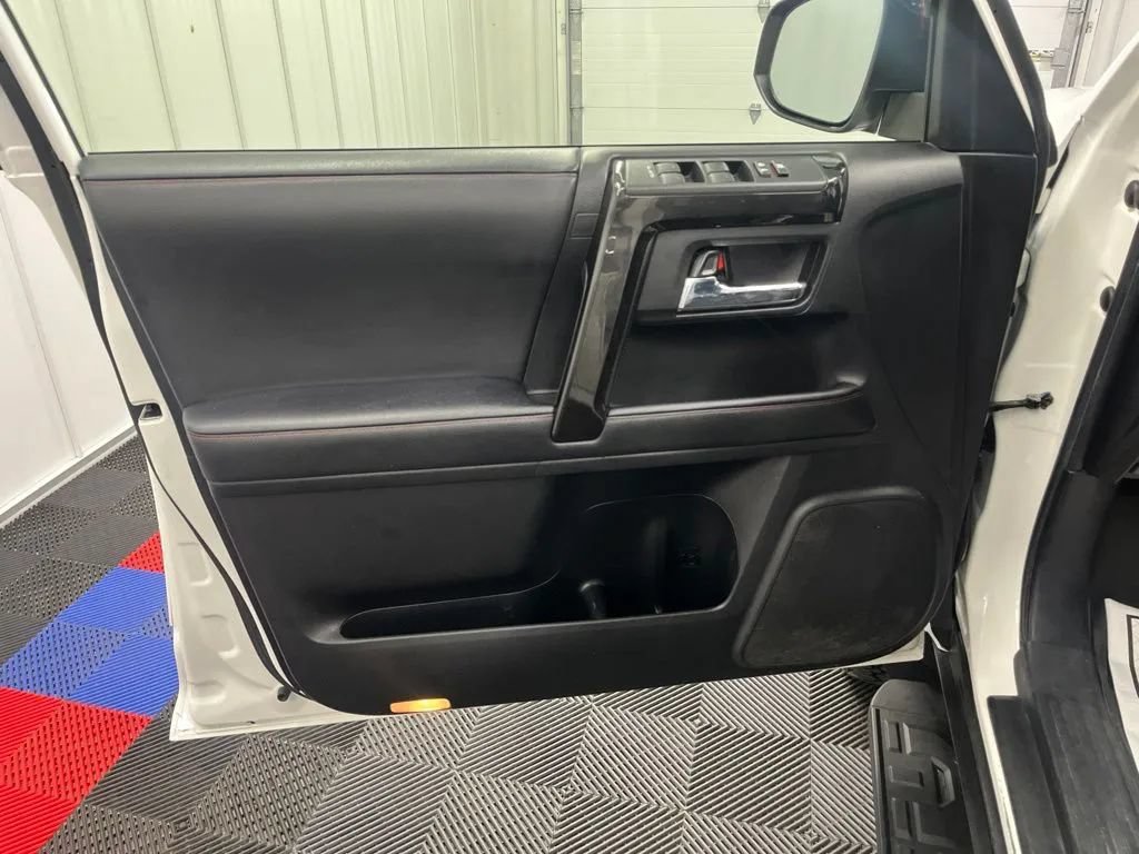 Used 2020 Toyota 4Runner TRD Off-Road Premium w/ Moonroof Package AWD/4WD image 20