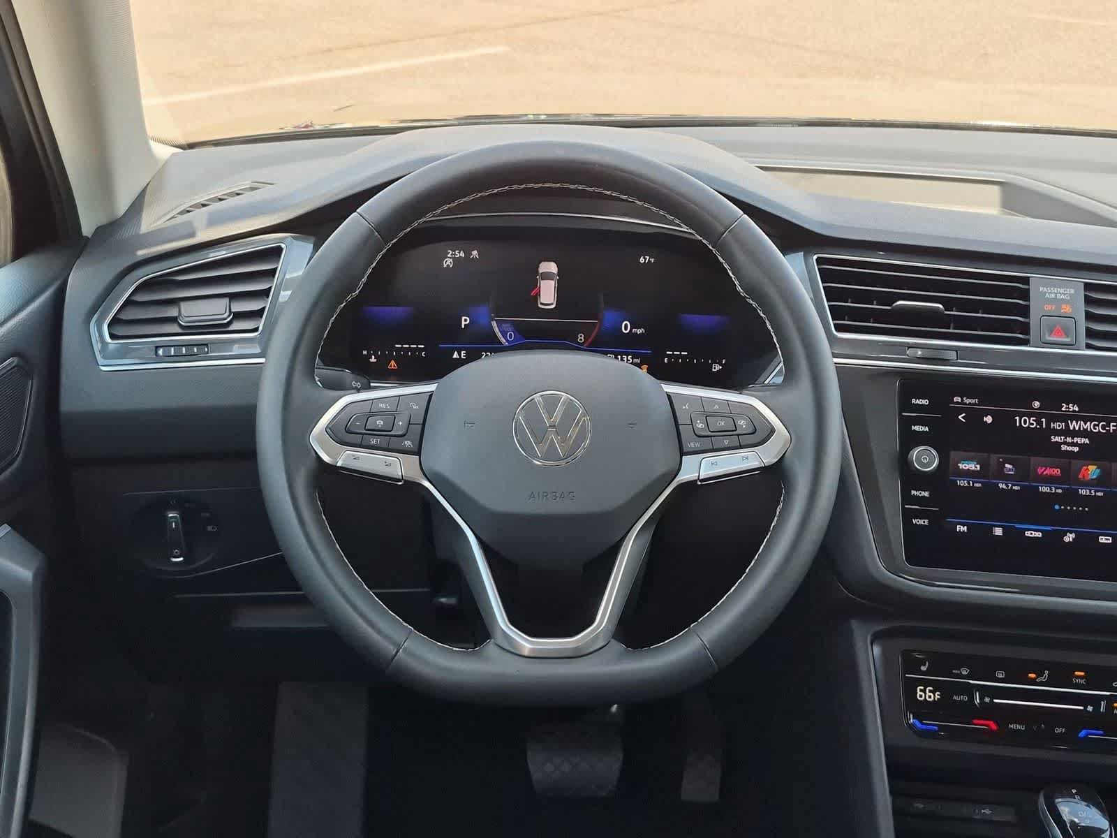 Used 2023 Volkswagen Tiguan SE AWD/4WD image 22