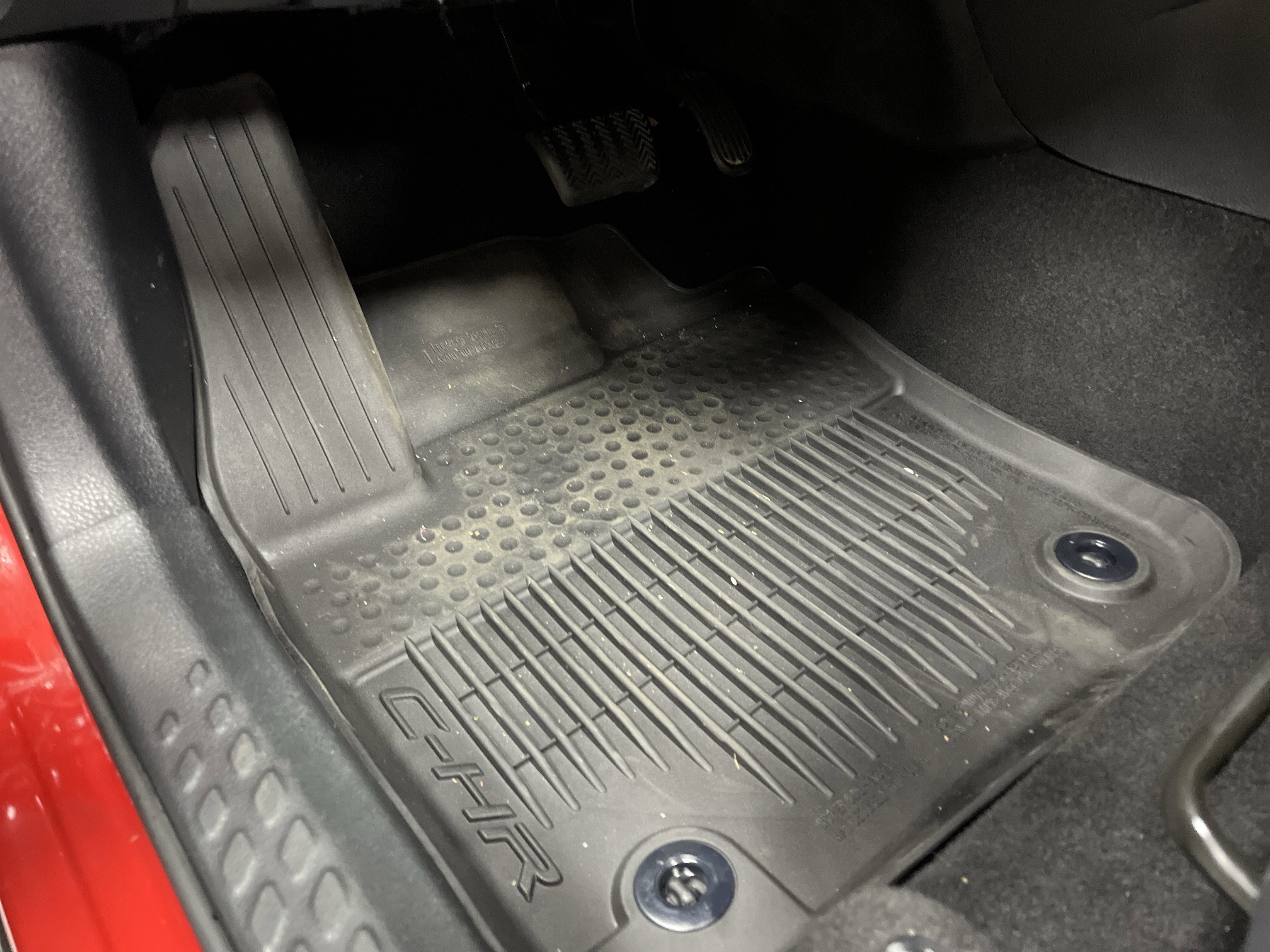 Used 2022 Toyota C-HR XLE image 17