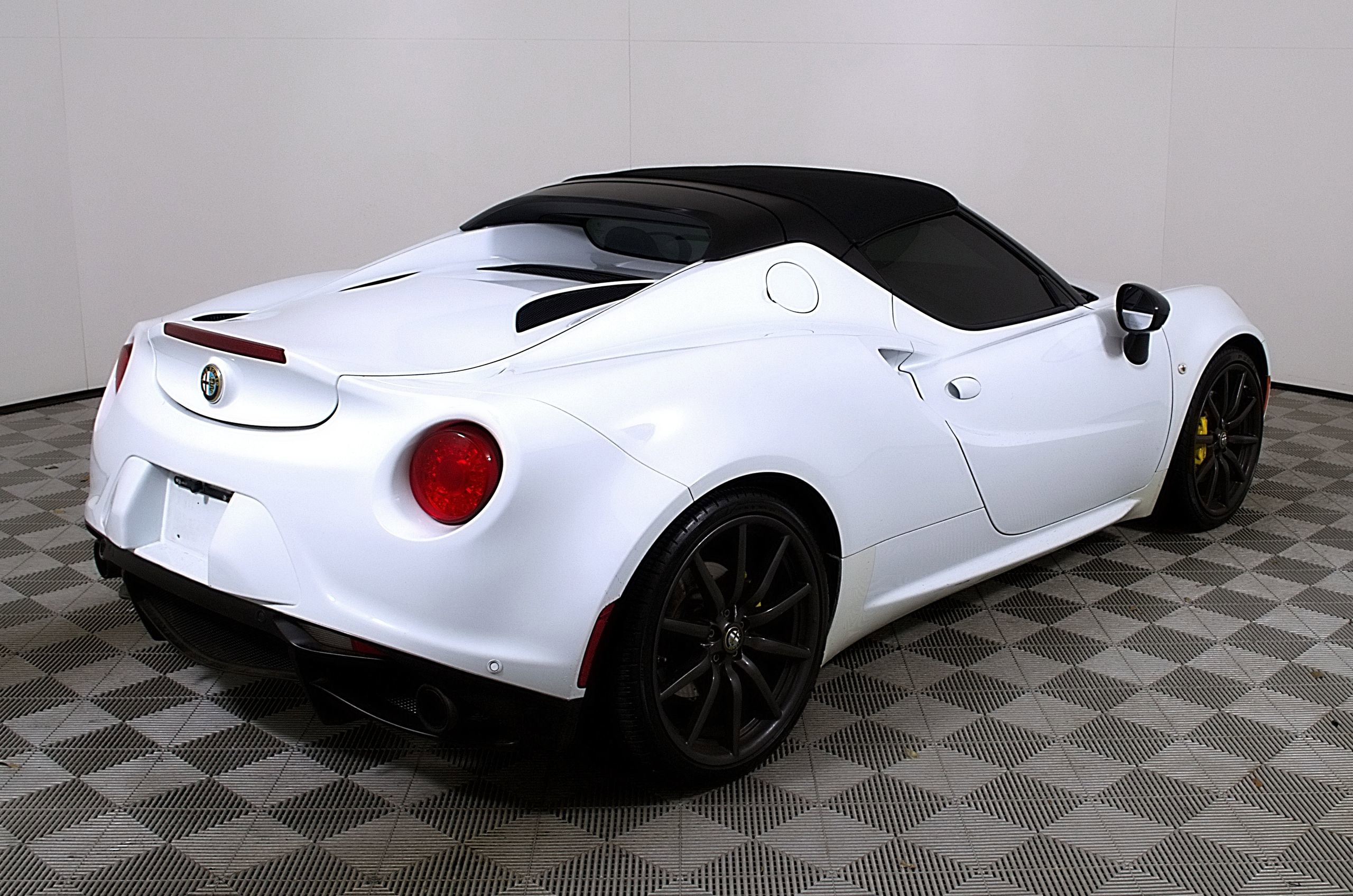 Used 2015 Alfa Romeo 4C Spider w/ Spider Track Package image 7