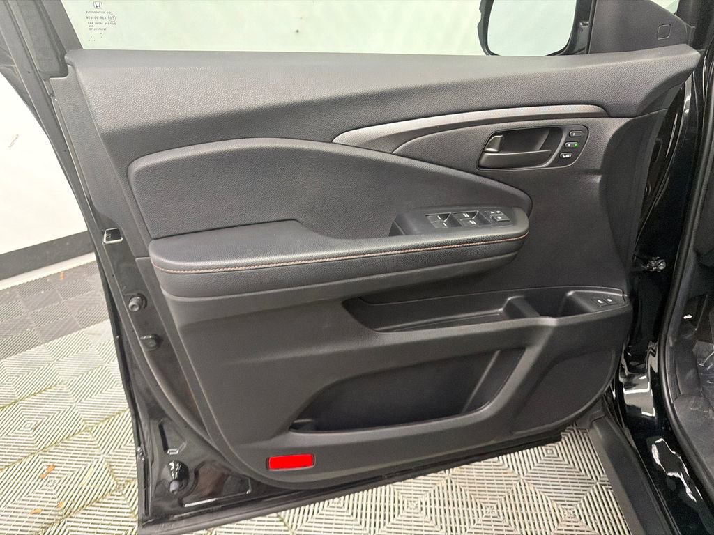 Used 2023 Honda Passport TrailSport image 11