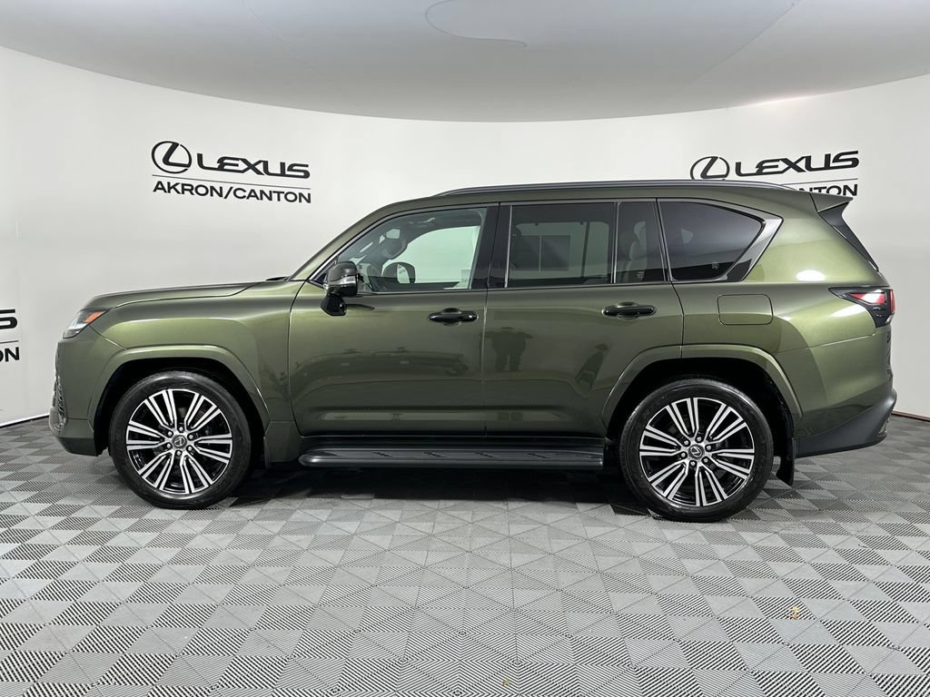 Used 2025 Lexus LX 600 4WD w/ Appearance Package image 11