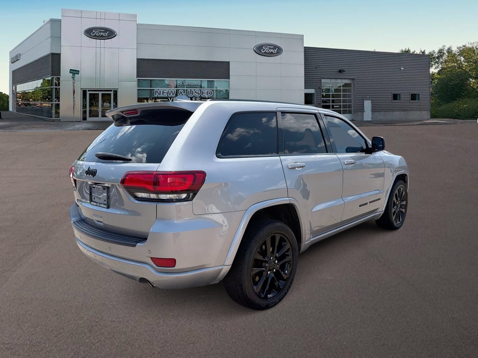 Used 2019 Jeep Grand Cherokee Altitude AWD/4WD image 9