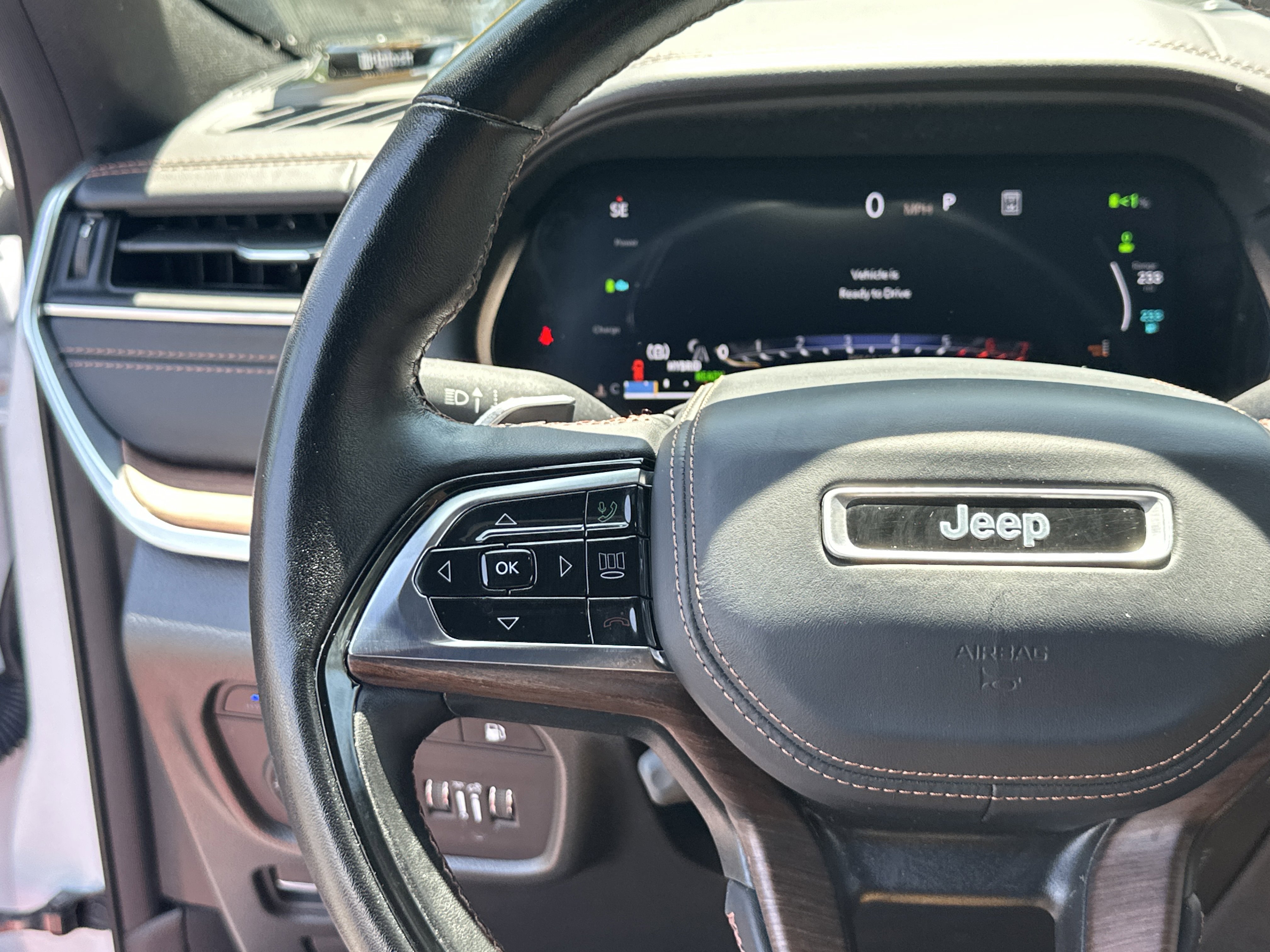 Used 2023 Jeep Grand Cherokee Summit w/ Advanced Protech Group IV AWD/4WD image 28