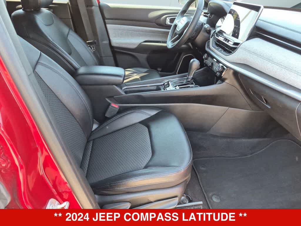 Used 2024 Jeep Compass Latitude AWD/4WD image 21
