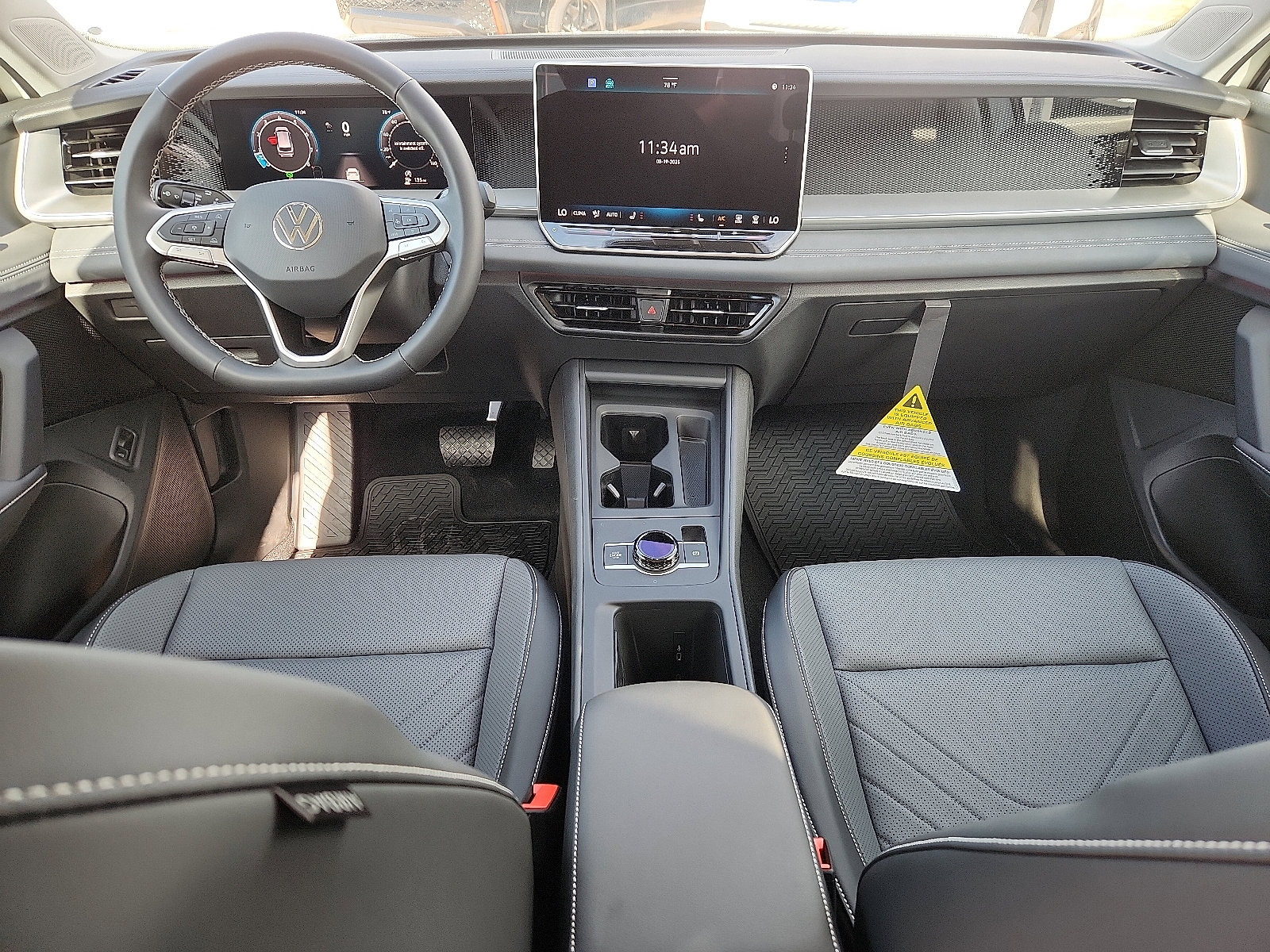 New 2025 Volkswagen Tiguan SE image 11