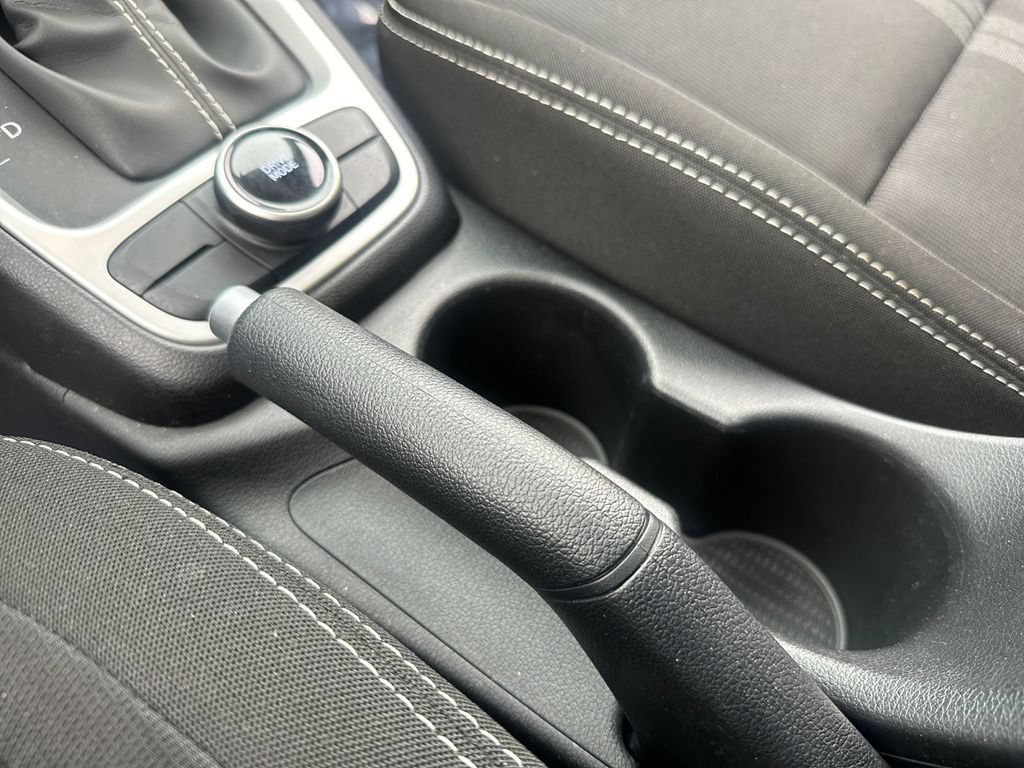 Used 2025 Hyundai Venue SEL FWD image 18