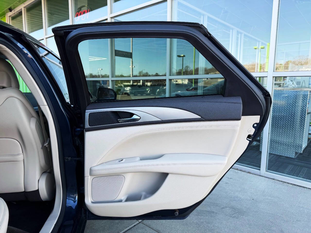 Used 2017 Lincoln MKZ Premiere image 51