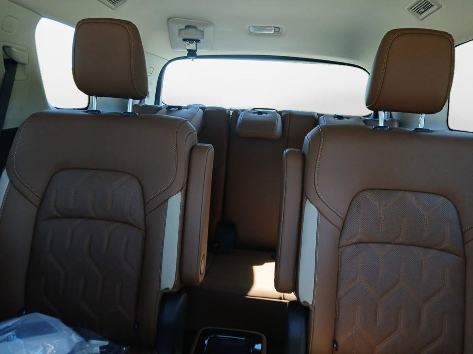 New 2026 Nissan Pathfinder Platinum FWD image 12