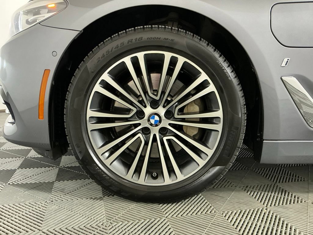 Used 2018 BMW 530e w/ Premium Package 2 RWD image 31