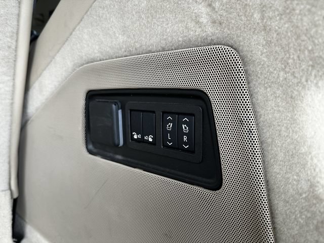 Used 2024 Cadillac Escalade Premium Luxury AWD/4WD image 46