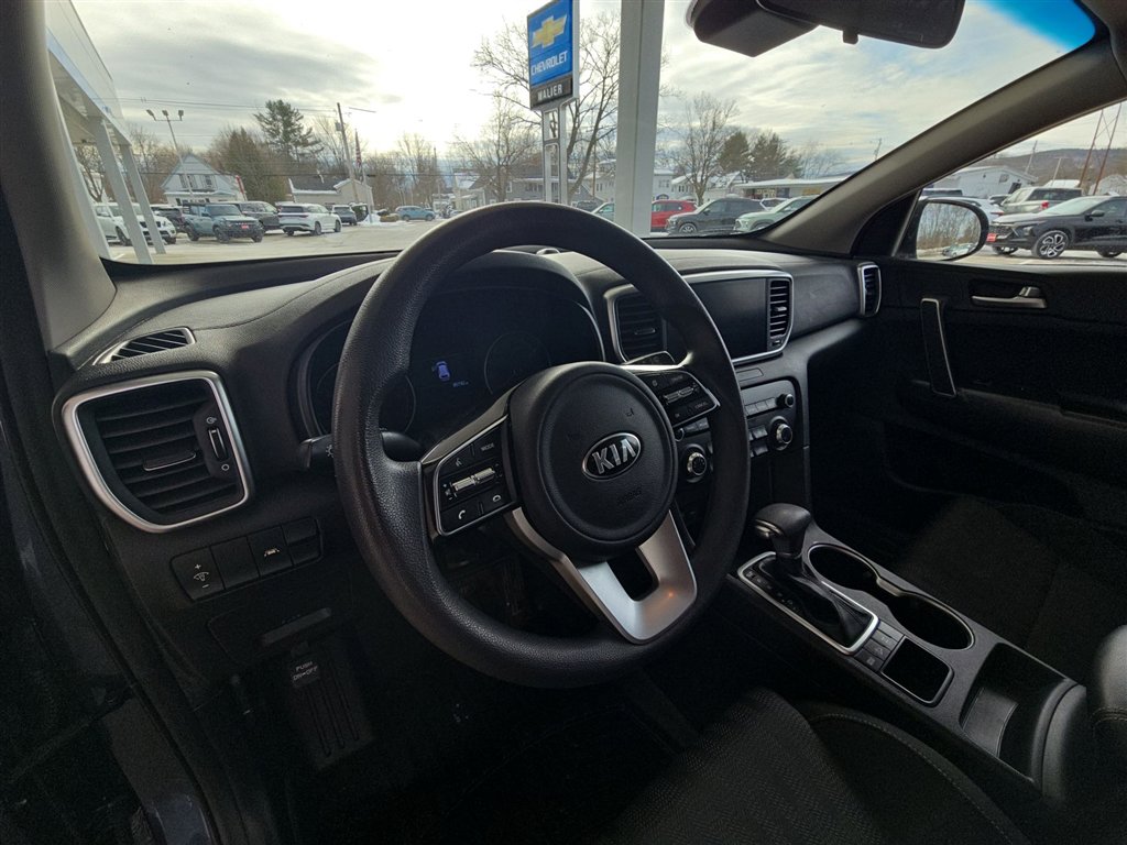 Used 2021 Kia Sportage LX image 10